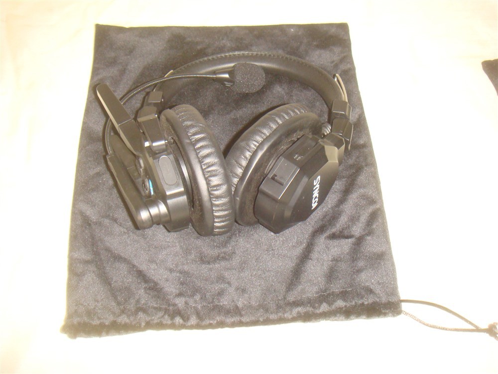 2 QTY SYNCO XTALK SMAX2 FULL-DUPLEX WIRELESS INTERCOM HEADSETS