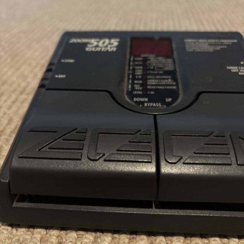 Zoom 505 Guitar Compact Multi Effects Processor Pedal No Power Supply