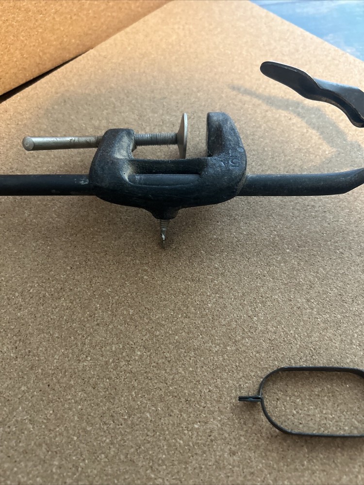 vintage thompson fly tying vise With Trigger Release, Cast Iron Quality 5a