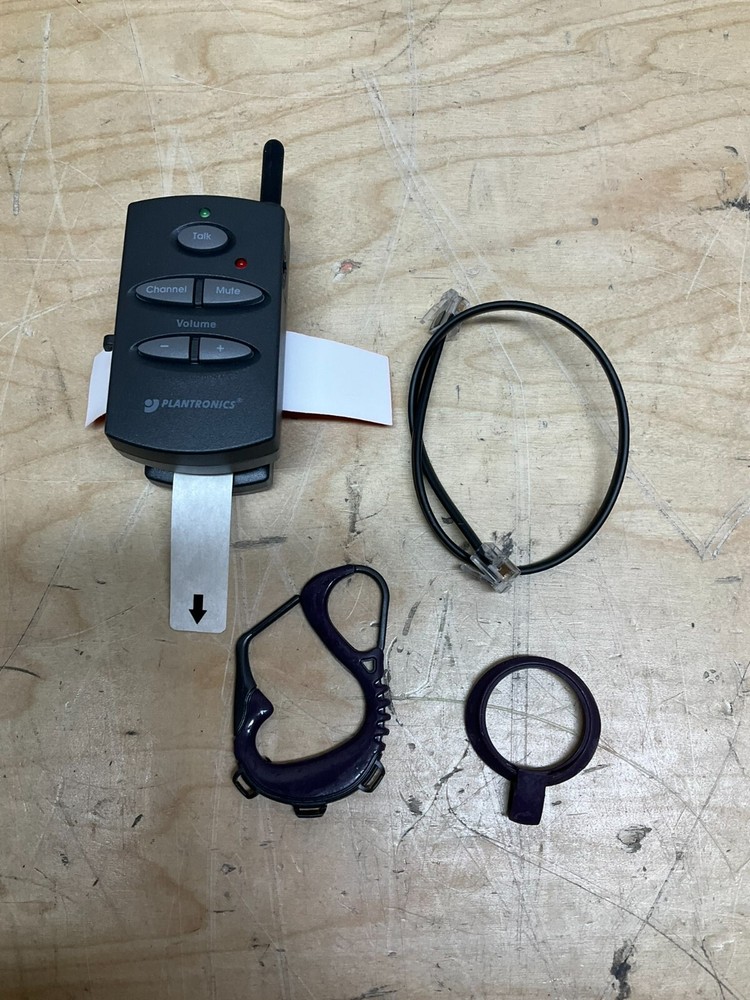 Plantronics CS10 Cordless Headset System Docking station and AC Adapter