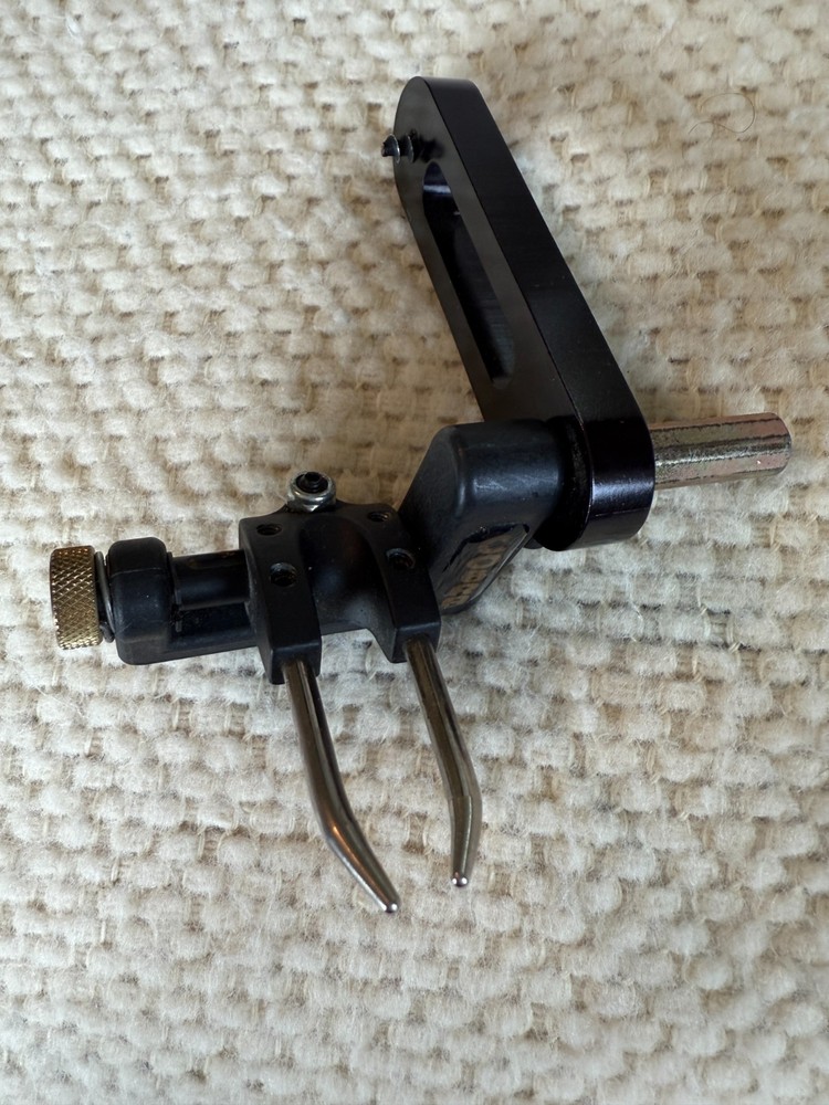 Cobra Dual Prong Flipper Rest