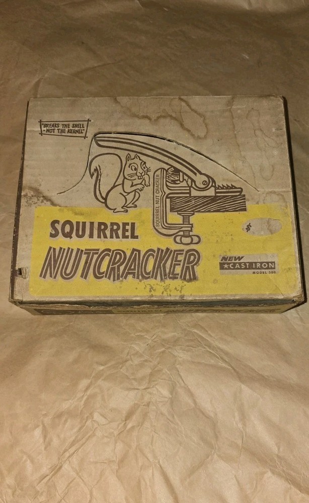 Vintage Berco Cast Iron Squirrel Nutcracker In Box Model 500