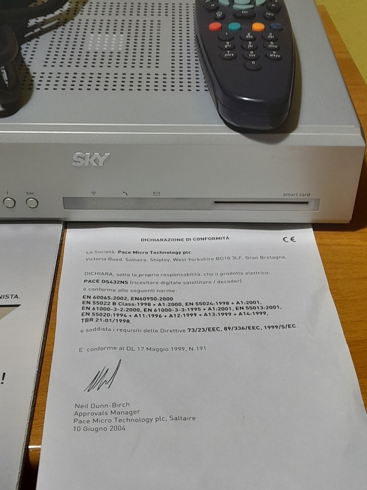SKY DIGITAL DECODER MODEL DS432NS