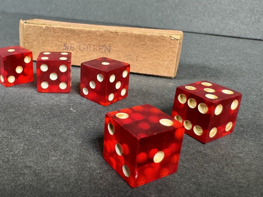 BAKELITE Rare Vintage Red Dice Set