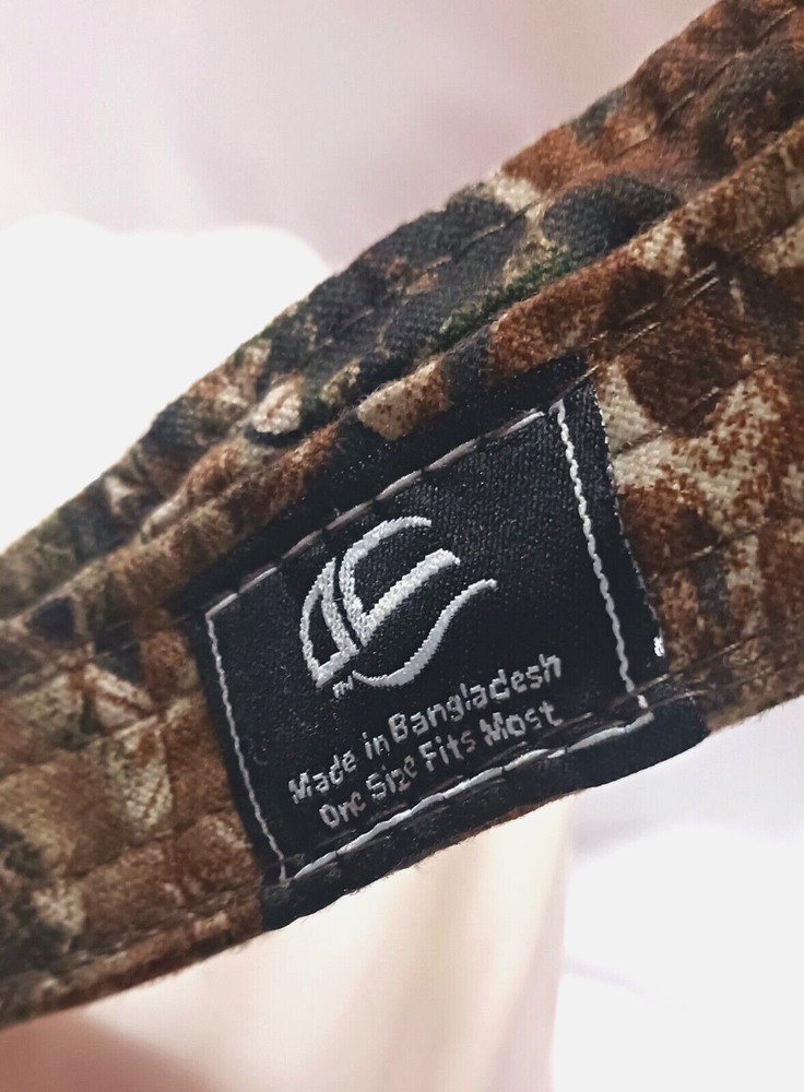 CAMOFLAUGE MOSSY OAK VISOR WITH ADJUSTABLE BACKING NWT