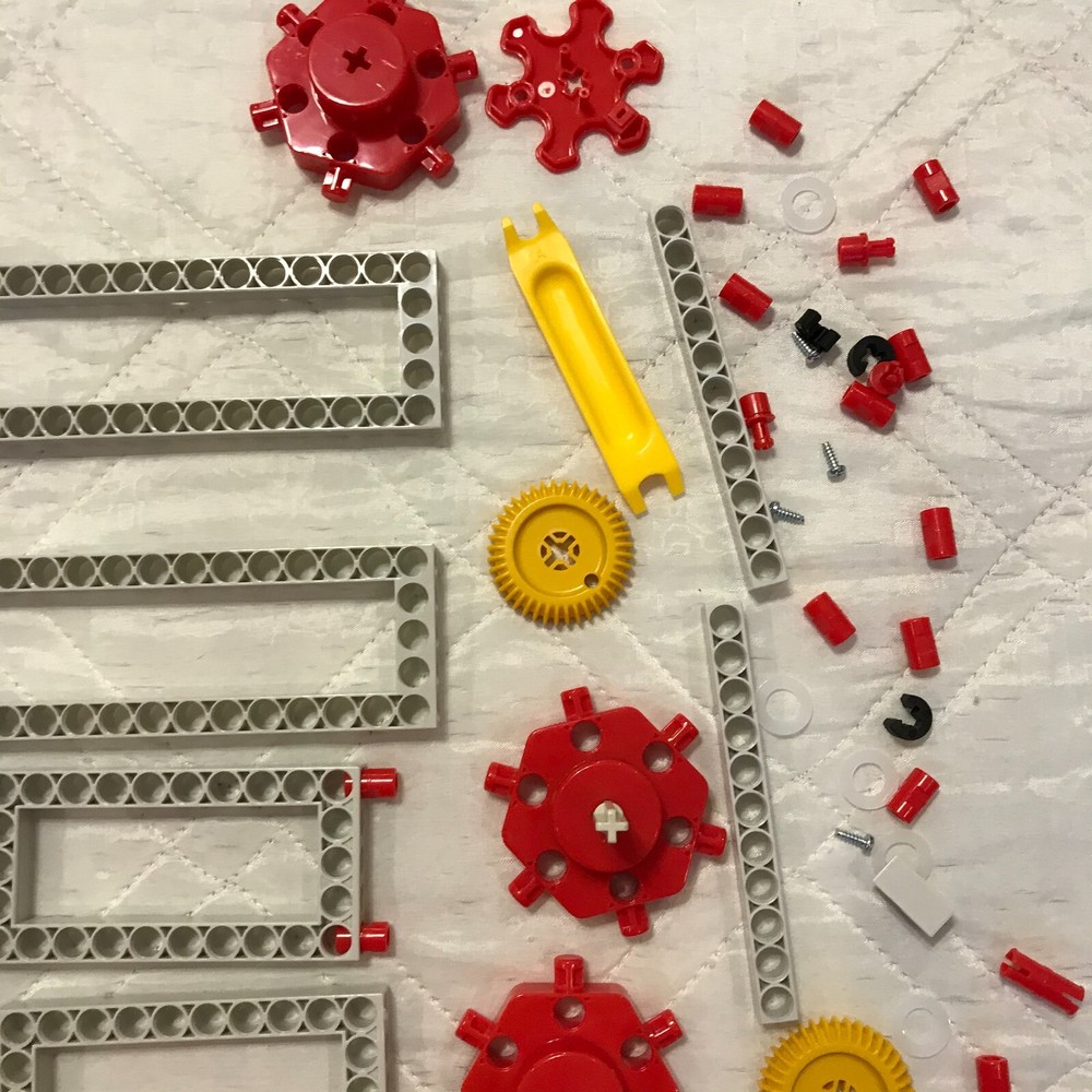 Thames and Kosmos set