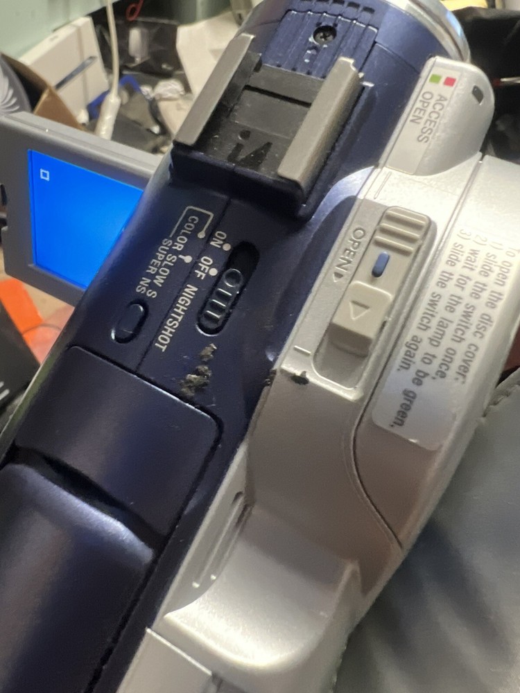Sony Digital Camcorder Model DCR-DVD200 untested