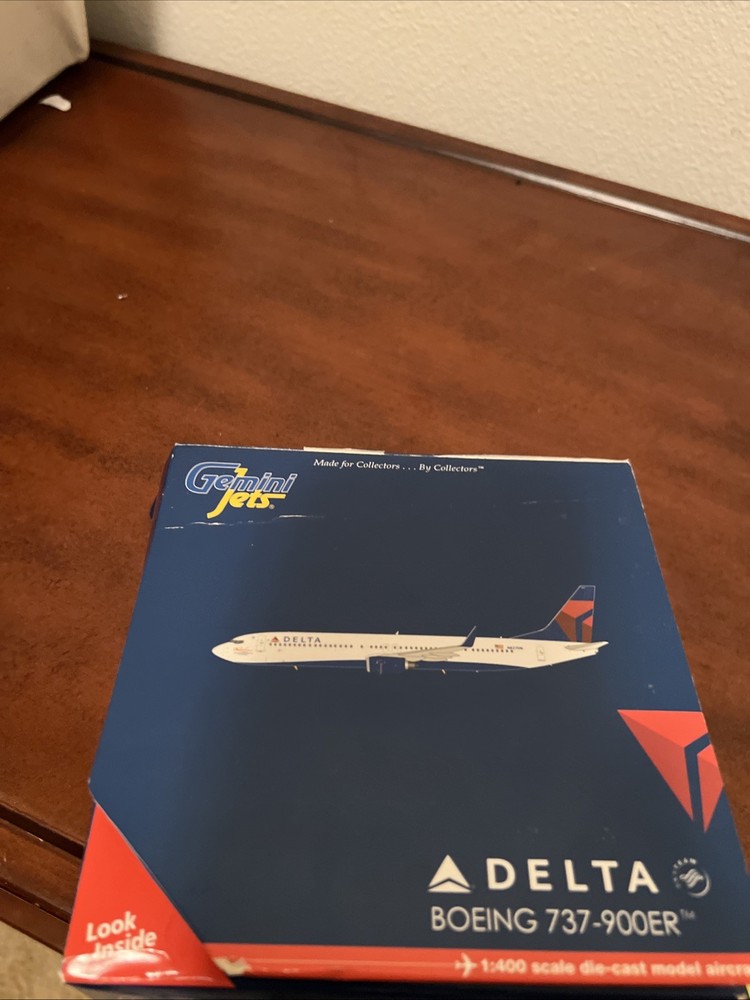 Delta 737-800 1:400 Scale