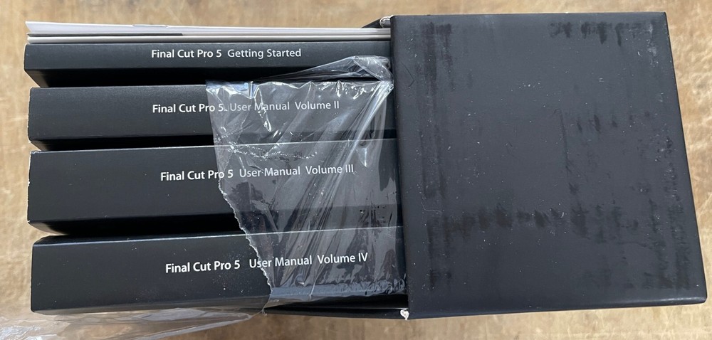 Apple Final Cut Studio Academic (MA290Z/A) w/2 Licenses