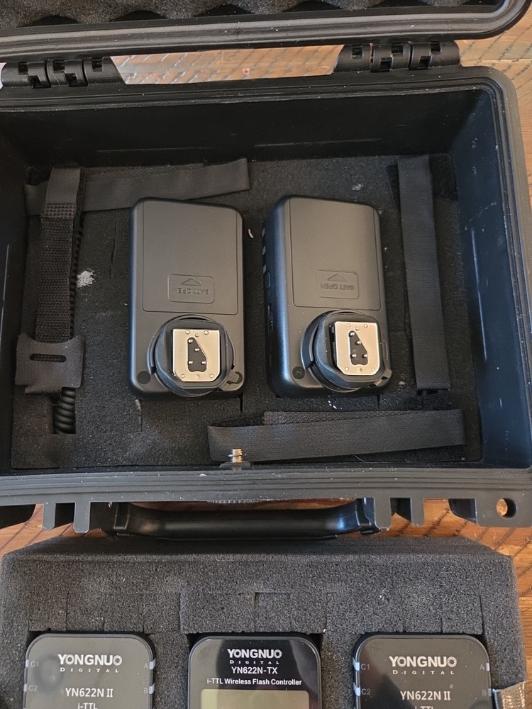 4YONGNUO DIGITAL WIRELESS FLASH TRIGGER TRANSIEVER 1 WIRELESS FLASH CONTROLLER