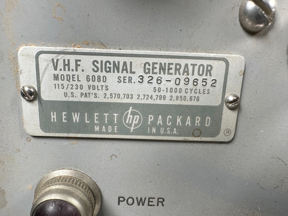 Vintage HP 608D - VHF Signal Generator - Powers on - MINIMAL TESTING