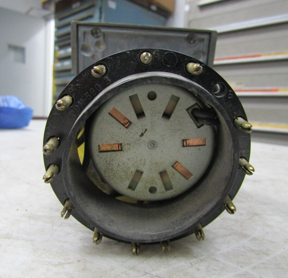 💥EAGLE SIGNAL CYCL-FLEX 60 SECOND TIMER 120/240 VAC HP51A612