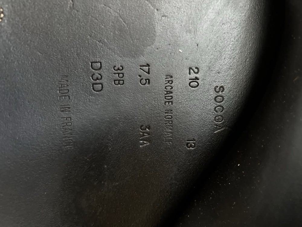 Devoucoux English Jumping Saddle