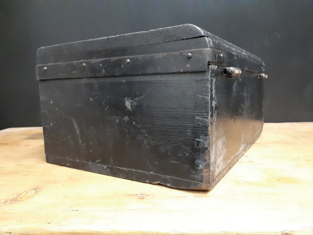 Military strong box