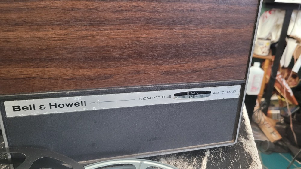 READ Bell & Howell Compatible 8 mm/Super 8 Autoload projector Model 466A READ