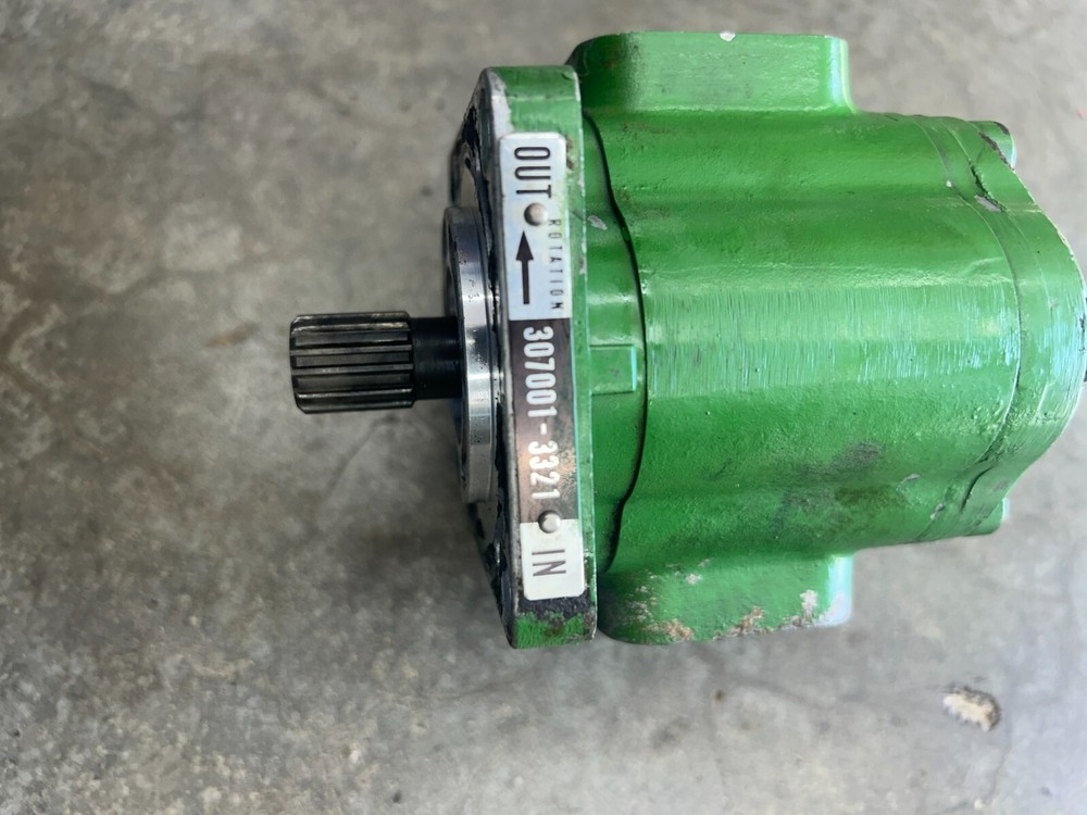 CH13990 John Deere 850 - 1050 Hyd Pump