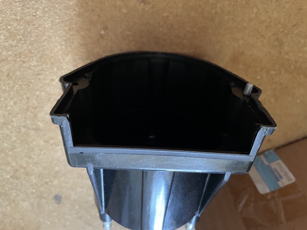 (E4) Volvo Distributor 3854331-0