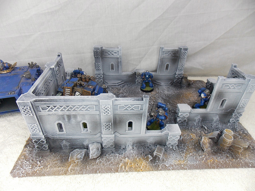 WARGAMING TERRAIN PAINTED BUILDING