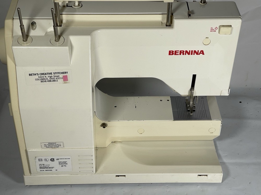 Bernina 1260 Sewing Machine READ