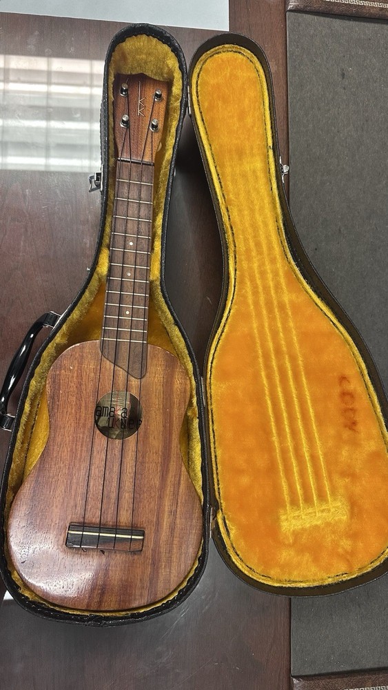 Kamaka Ukulele Gold label 4 string vintage