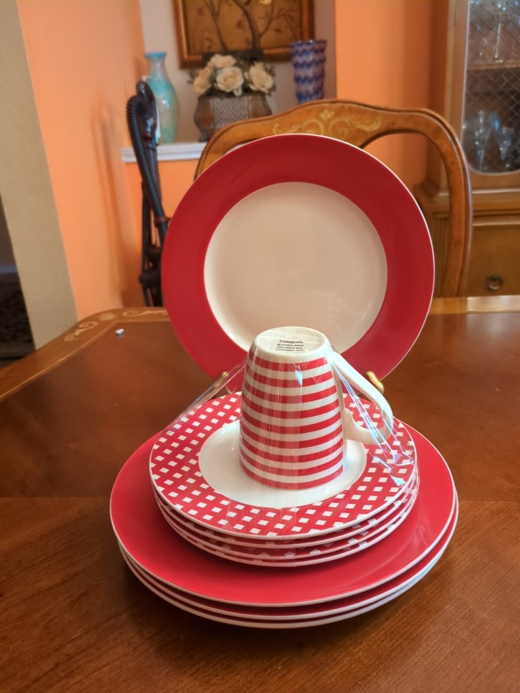 Pfaltzgraff Kenna Red 9 Piece Porcelain Dinnerware Set