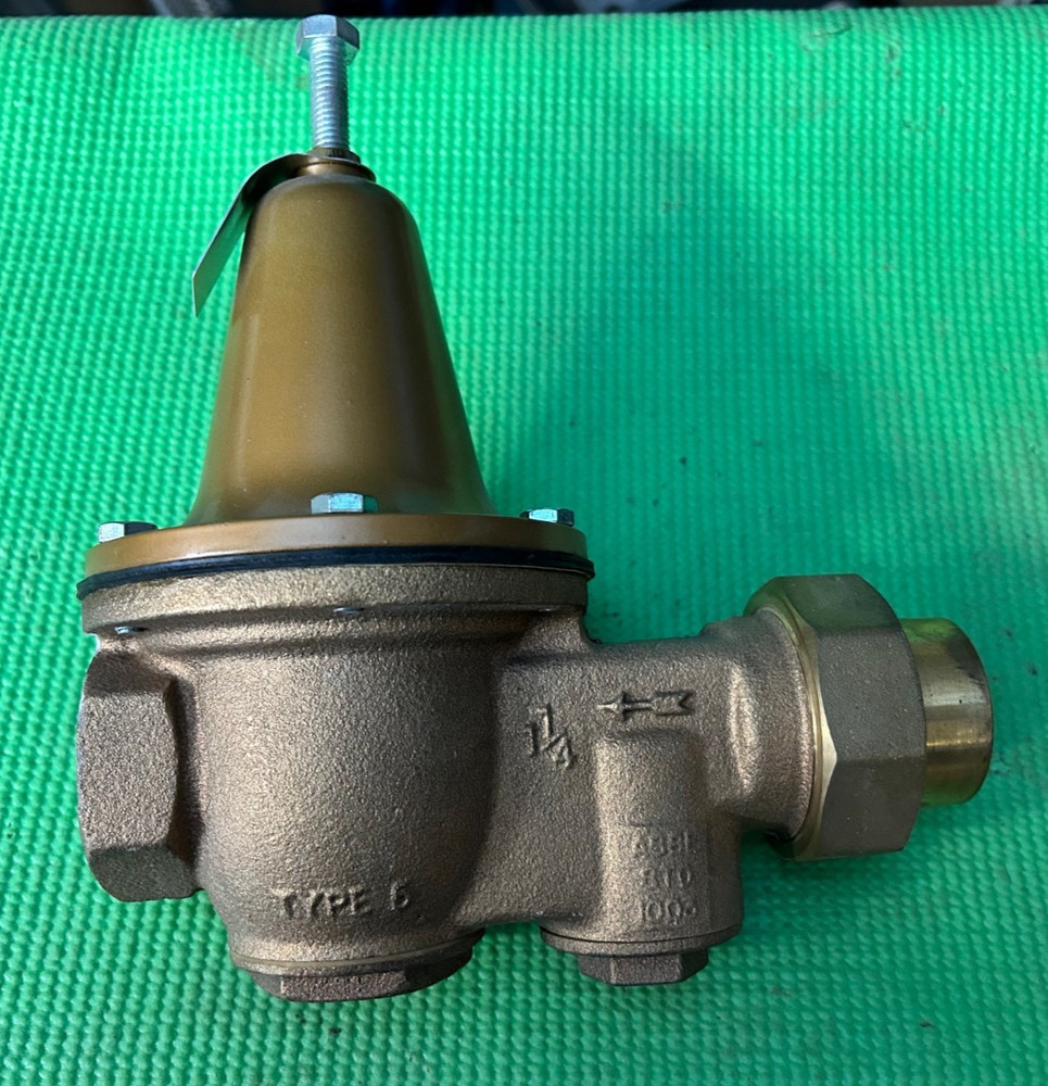 Watts Water Pressure Regulator 1 1/4" U5B LP