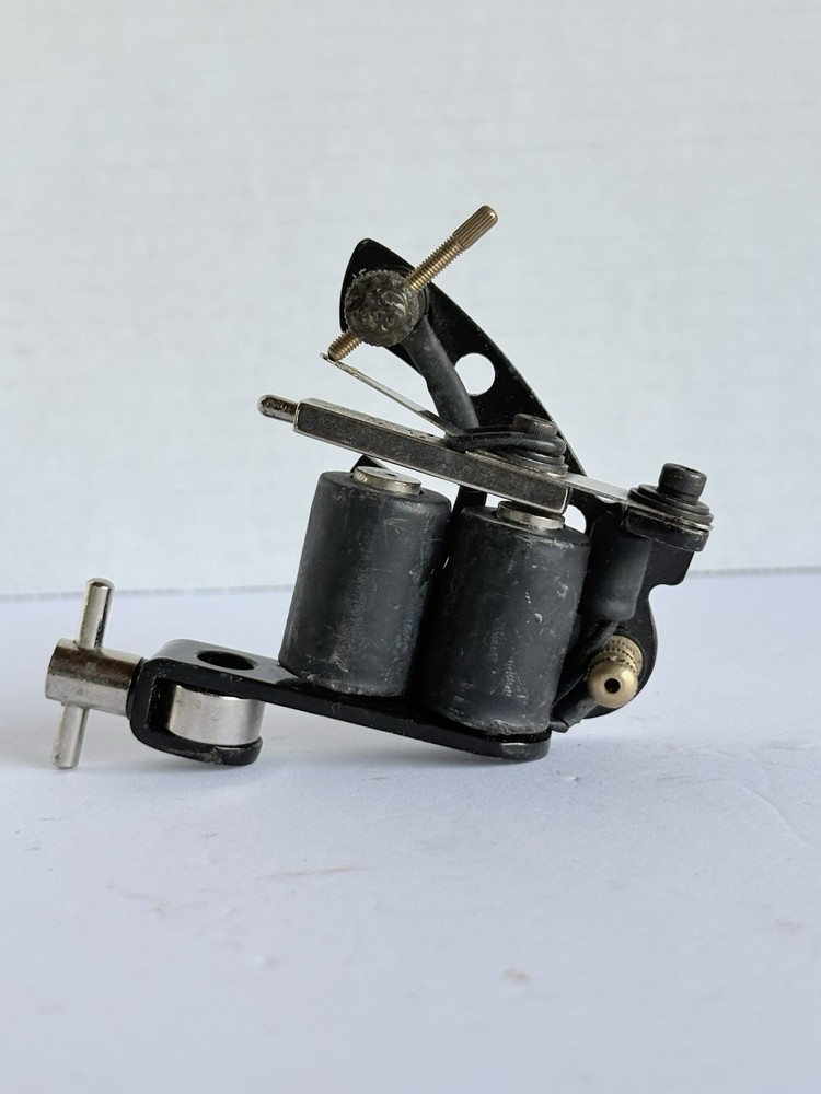 Black G tattoo coil machine