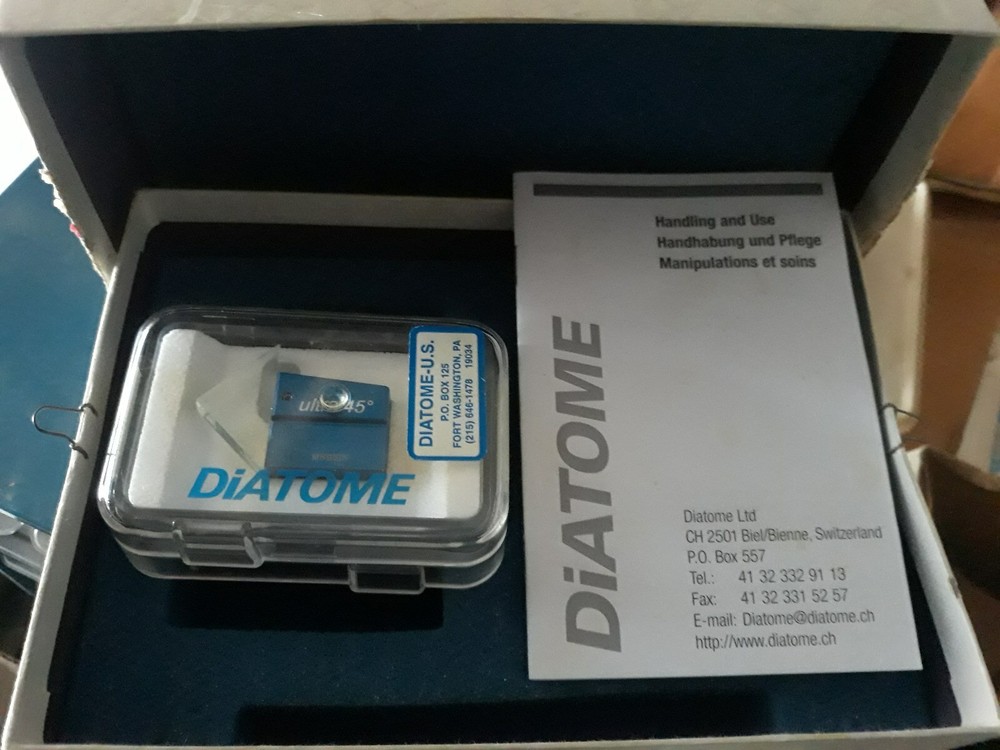 Diatome Ultra 45 2.7mm diamond knife. 