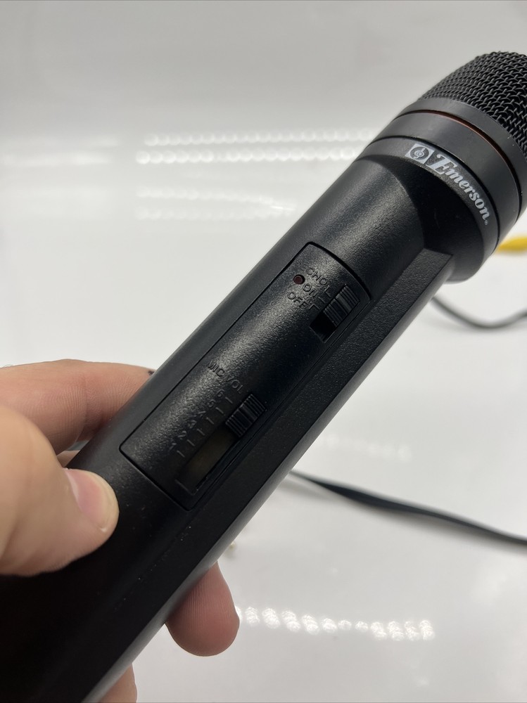 Emerson Echo Microphone Plug N Sing Karaoke Microphone. H