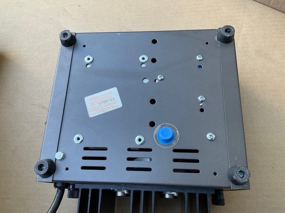 Astron RS-12A Regulated Power Supply 13.8 VDC Tested Working