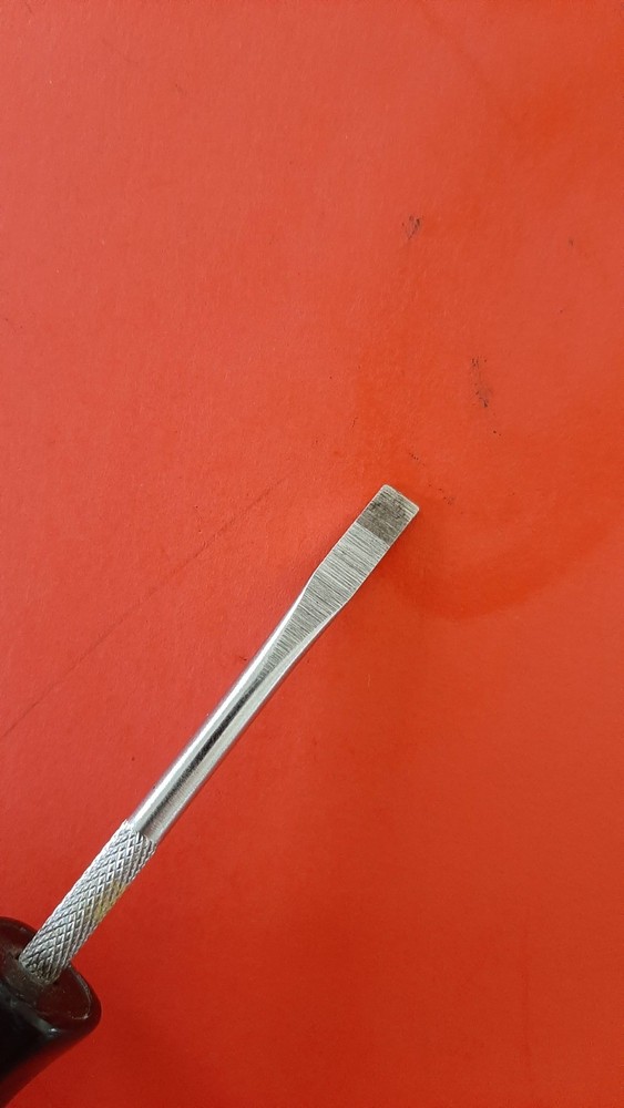 Snap-on Tools SSD143 1/4" Flat Tip Slotted Screwdriver Hard Black Handle USA