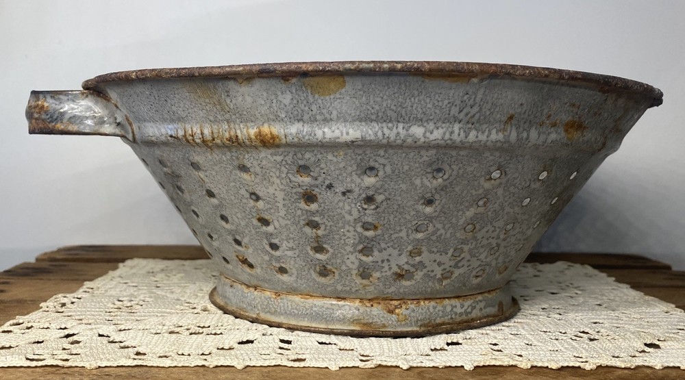 Vtg 10.5" Graniteware Colander Enamelware Strainer Rustic Primitive Farmhouse