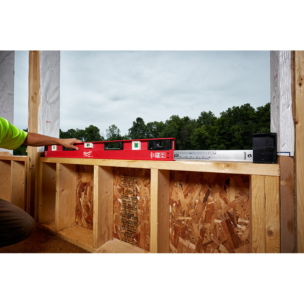 Milwaukee MLXPM78 48" - 78" REDSTICK Magnetic Expandable Level