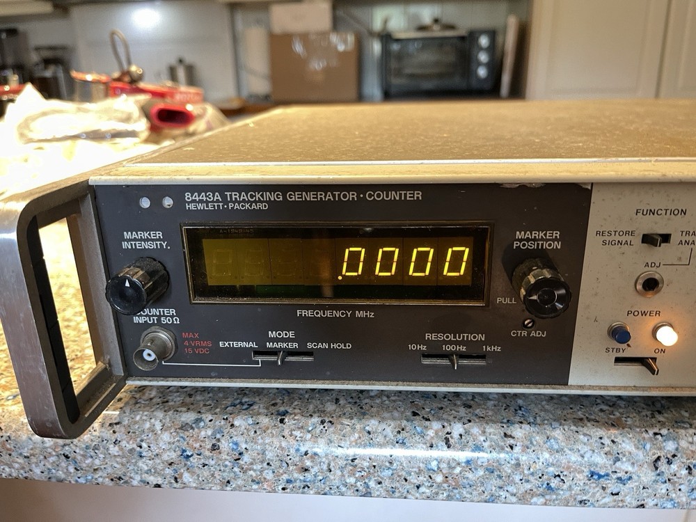 HP 8443A Tracking Generator Frequency Counter (POWERS ON, DISPLAY INDICATES)