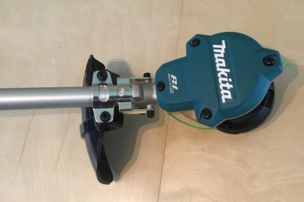 Makita 40V max XGT Brushless Cordless 15" String Trimmer ( Bare TooL )