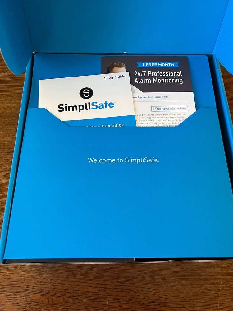 SimpliSafe Home Security System 7 PC Extra Original White New