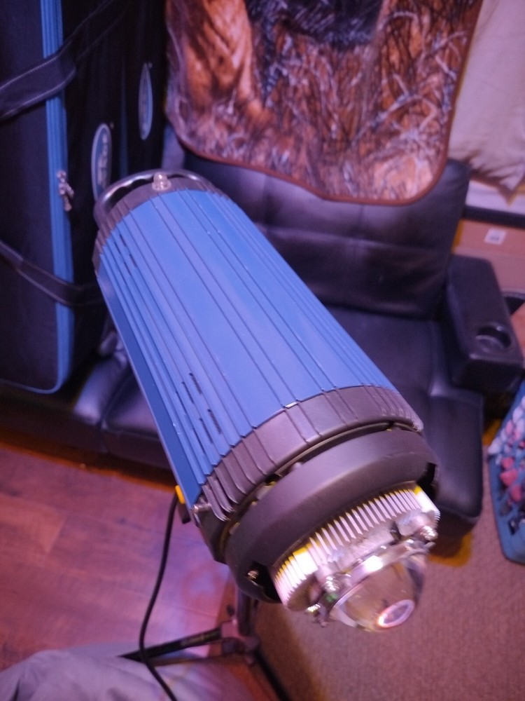 LED Digital Light Savage LED 1000