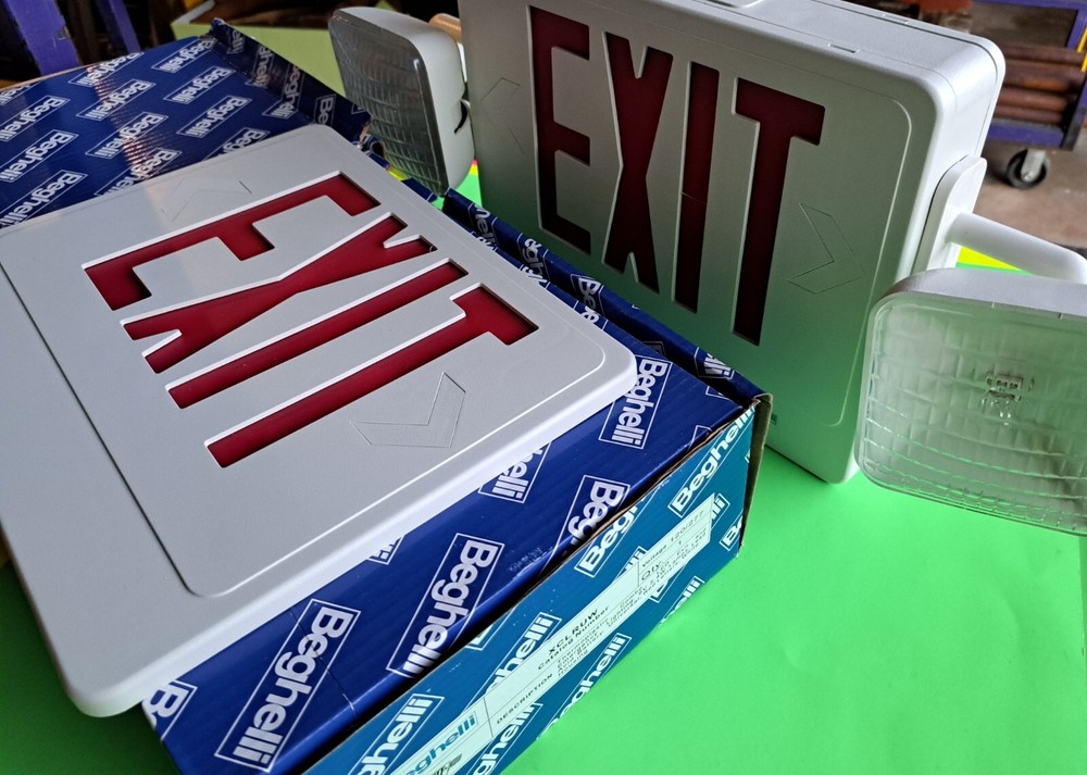 Beghelli Exit Lamp XCLRUW Thermoplastic Combo LED Exit & Emergency Lighting *NIB