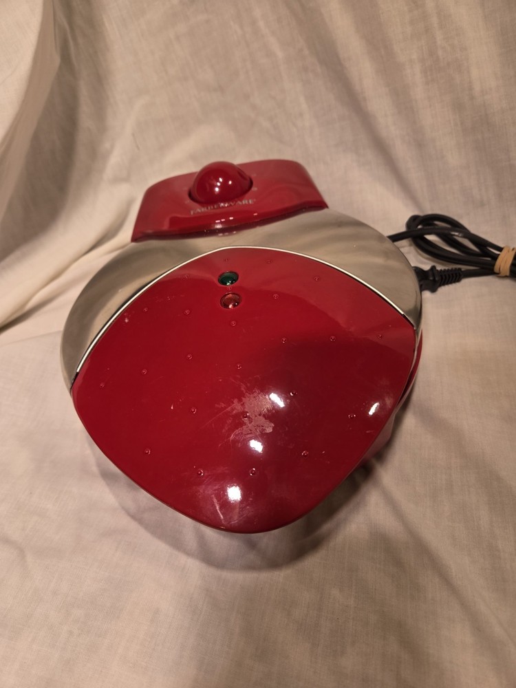 Waffle Maker Farberware  Nonstick Used 1 Time Red Ctrl Bake Dial