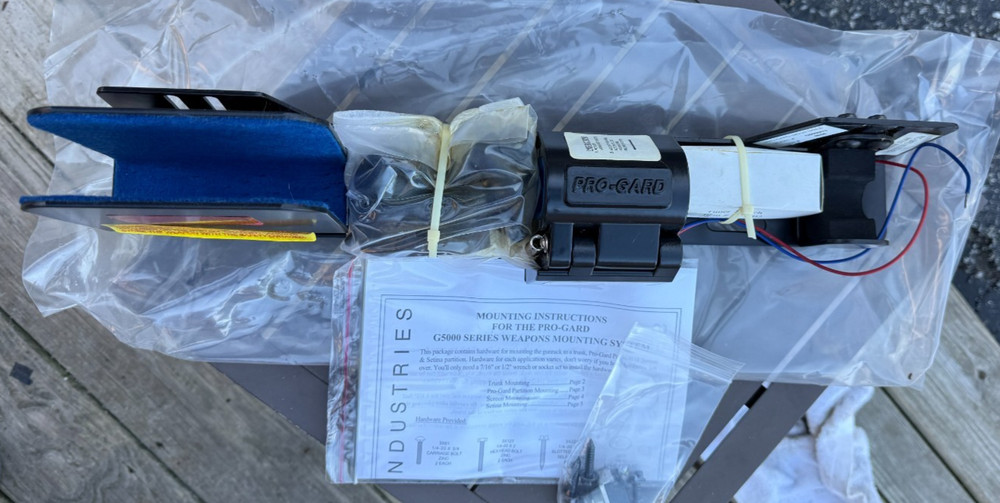Pro-Gard (G5000UT) Weapon Mount System (NEW, Open Box)