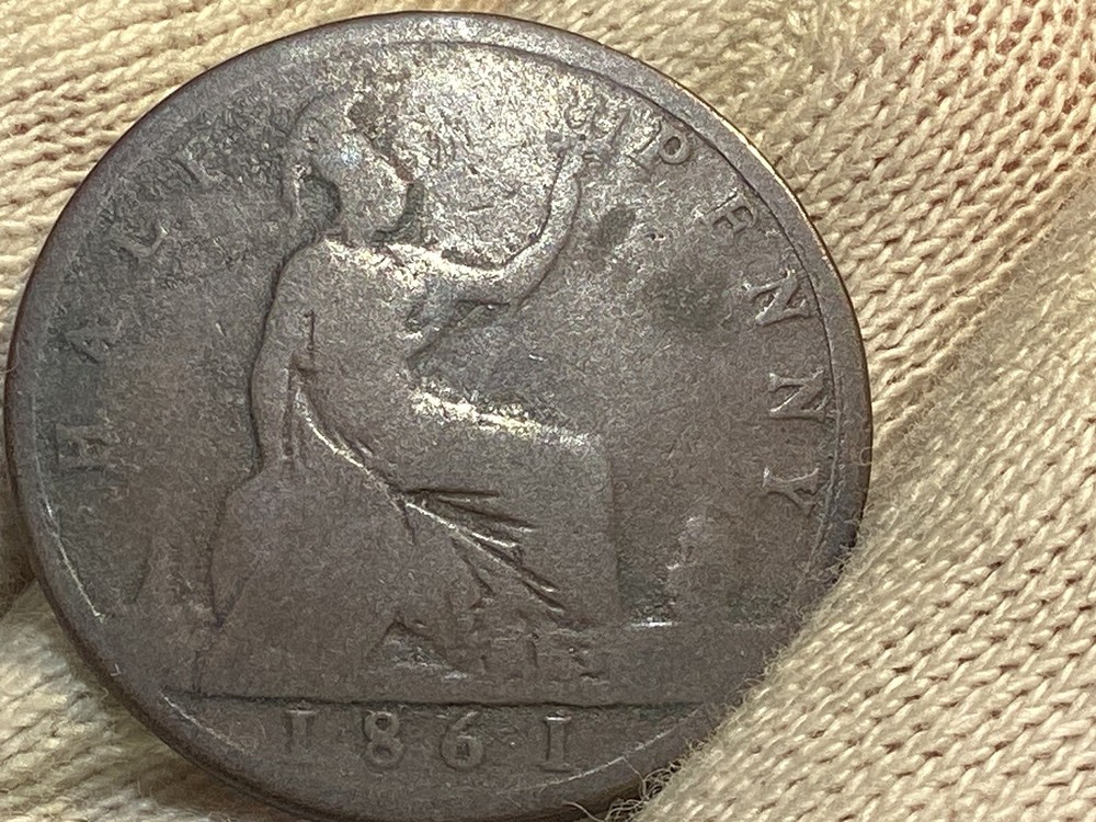 1861 GREAT BRITAIN LARGE HALF PENNY