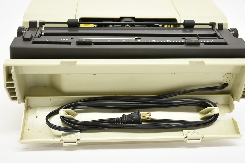 Vintage Brother Electric 8300 Correctronic Portable - Powers On