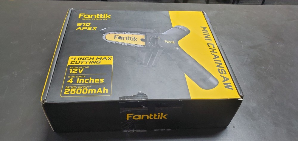 Fanttik W10 APEX Mini Chainsaw.