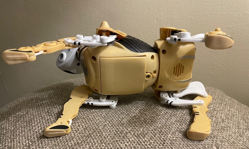 WowWee Robopet 2005 Full Function Interactive Control Dog with Remote - Tested