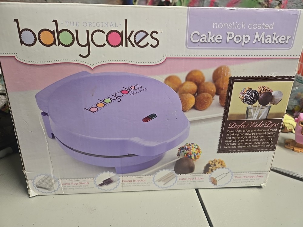 Babycakes Cake Pop Maker / Donut Maker