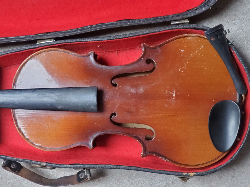 nicely flamed old 3/4 Violin violon