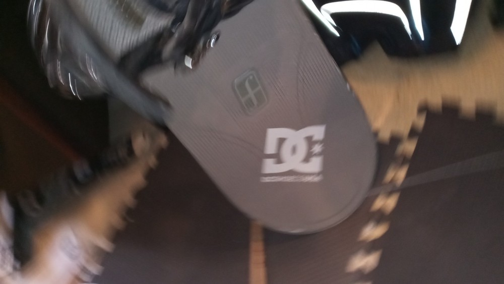 DC Snowboard with bindings