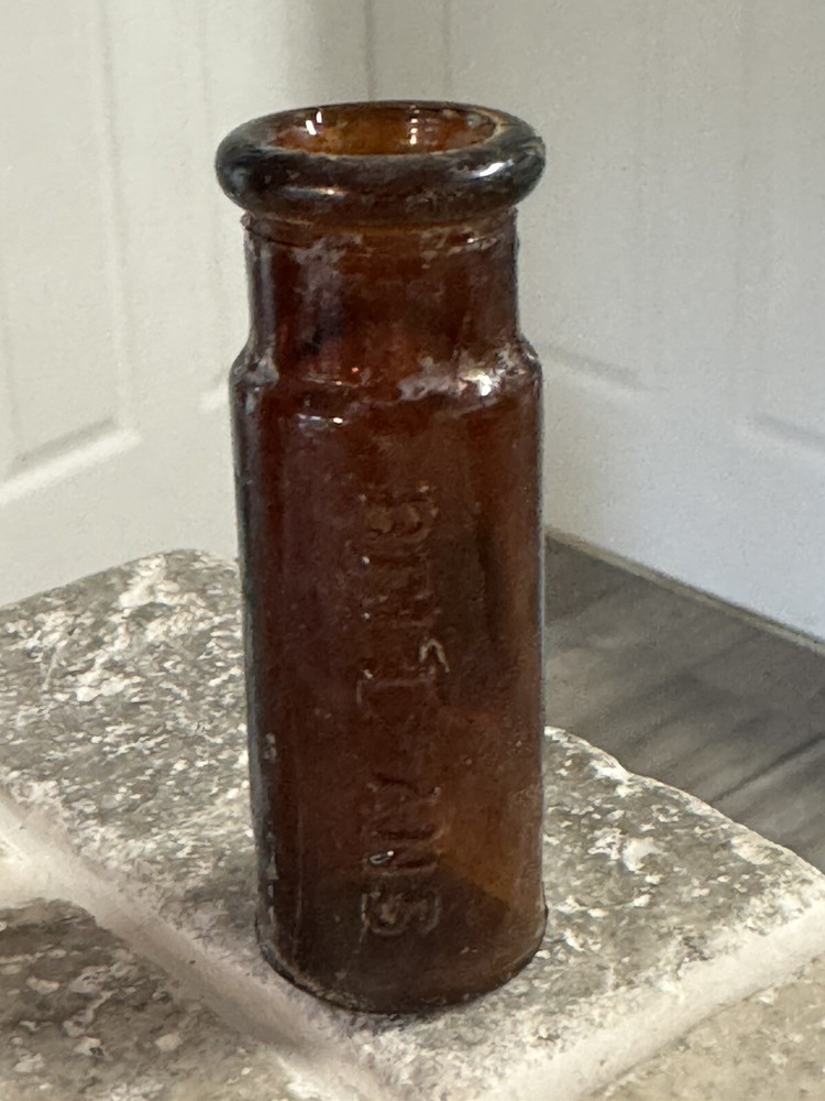Vintage— Vivid Amber Sharp & Dohme Baltimore 29