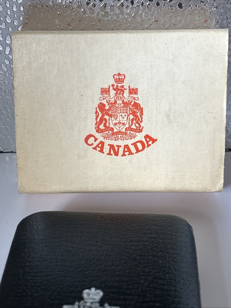 1972 Canada Silver Dollar 0.500 - Nice Toning in case