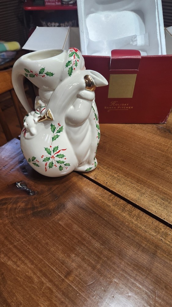 Lenox Santa Pitcher 9 "